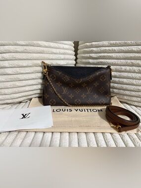 Louis Vuitton Pallas Clutch with Dustbag